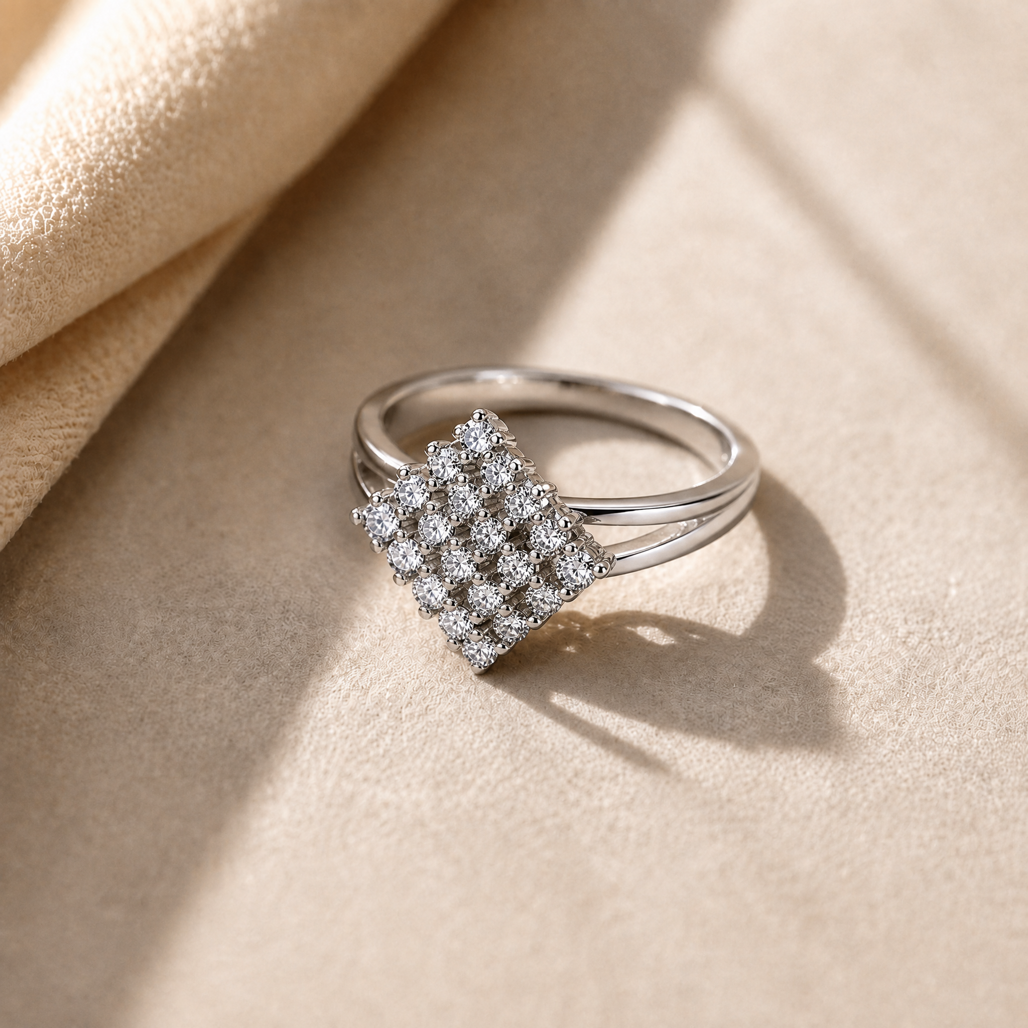 Anillo Astryvel Plata 925 - sobre tela