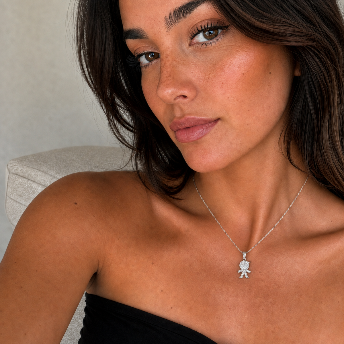 Collar Astryne de plata 925: retrato de modelo