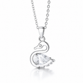 Collar Eryvolis de plata 925: cisne con circón lágrima, fotografía de estudio