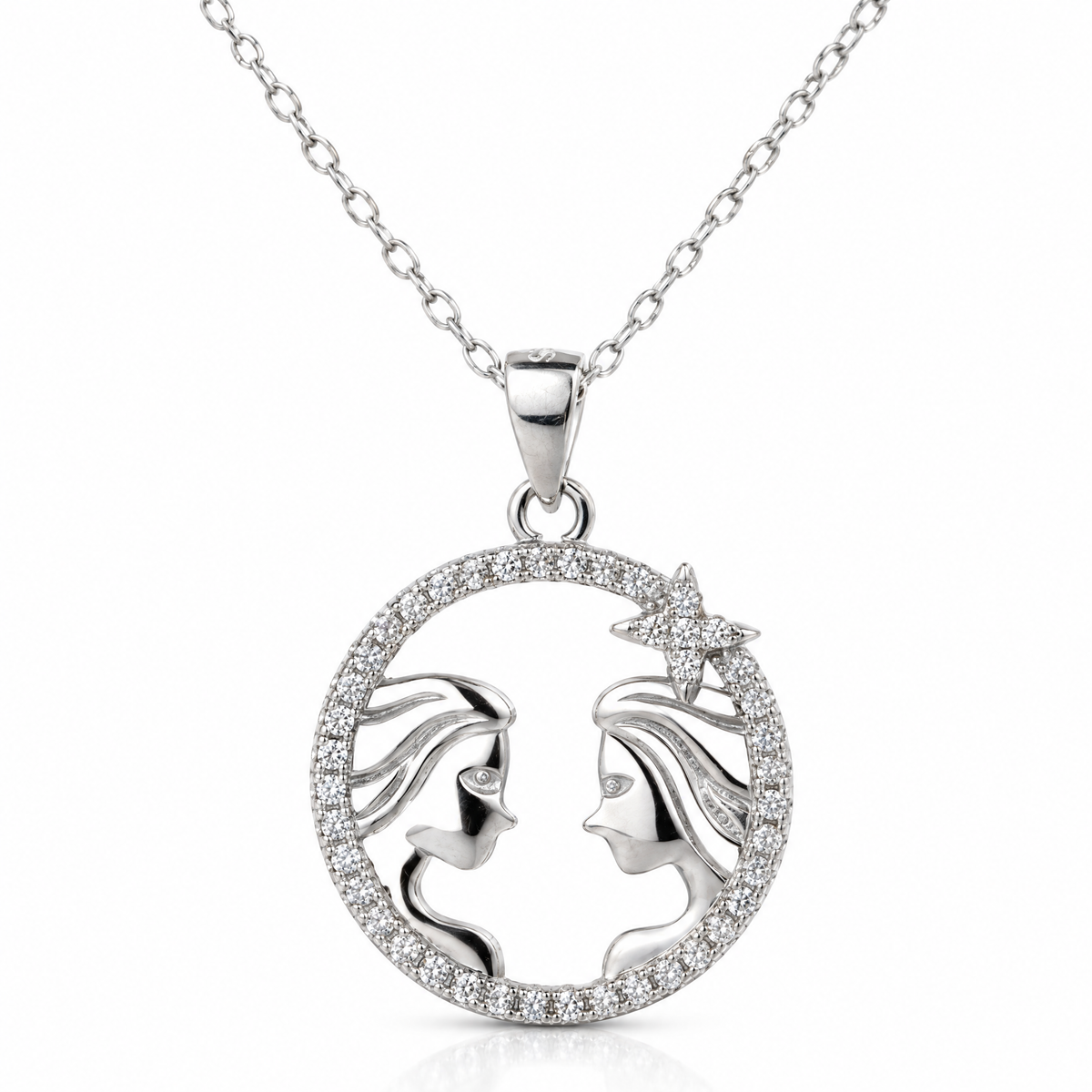 Collar Nysa de plata 925 con colgante circular de dos rostros y circones